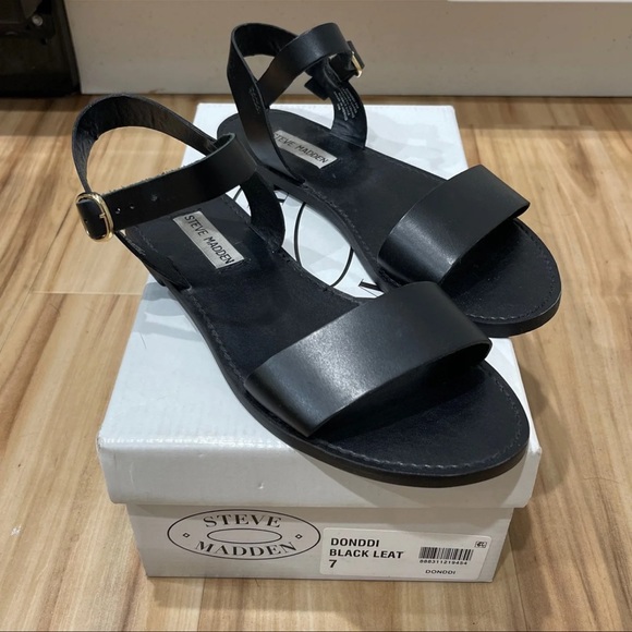 Steve Madden sandals - Picture 1 of 5